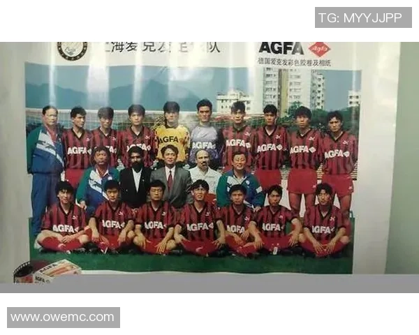 上海足球队战术变革引发热议球迷与专家共同探讨未来发展方向 上海足球队战术变革引发热议球迷与专家共同探讨未来发展方向