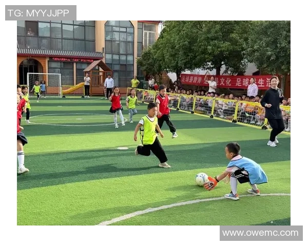 足球明星化身街头艺人惊艳路人视频引发热议与欢笑