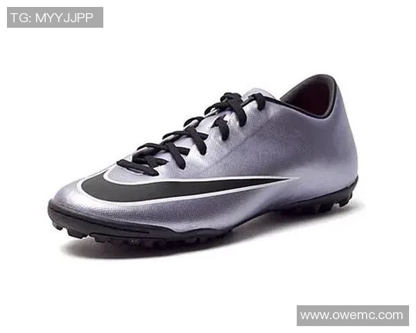 耐克TF足球鞋助你在场上尽显风采与实力的完美选择 耐克TF足球鞋助你在场上尽显风采与实力的完美选择